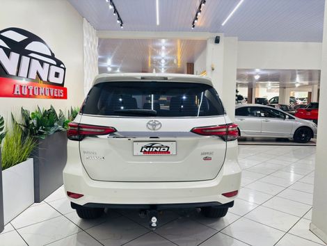 Toyota Hilux SW4 SRX 4x4 2.8 TDI 16V Dies. Aut.