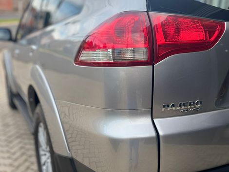 Mitsubishi Pajero HPE 3.2 4x4 T.I. Dies. 5p Aut.