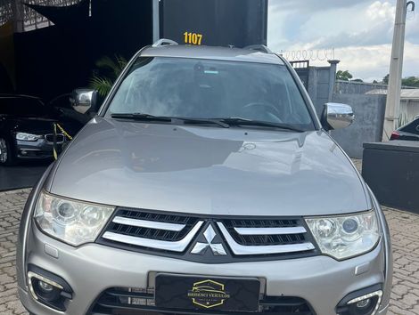 Mitsubishi Pajero HPE 3.2 4x4 T.I. Dies. 5p Aut.