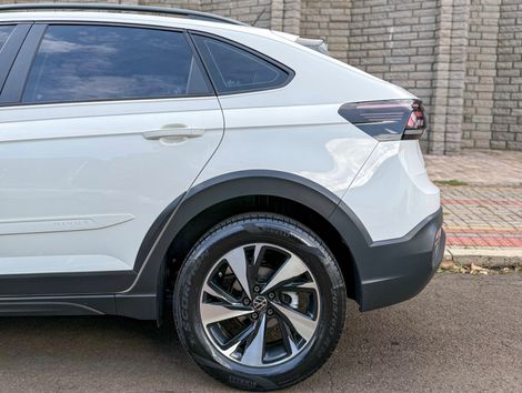 VolksWagen Nivus Highline 1.0 200 TSI Flex Aut.