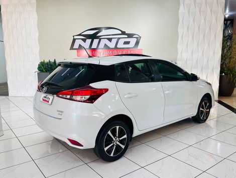 Toyota YARIS XLS Connect 1.5 Flex 16V 5p Aut.