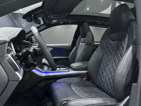 Audi Q8 Perf.Black 3.0 TFSI Quat. S-tr/(Híb.)