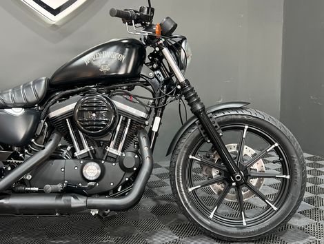 Harley XL 883N IRON