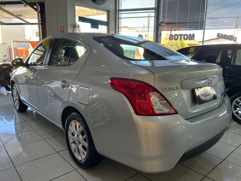 Nissan VERSA SV 1.6 16V FlexStart 4p Aut.