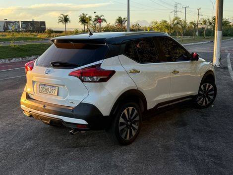 Nissan KICKS SL 1.6 16V FlexStar 5p Aut.