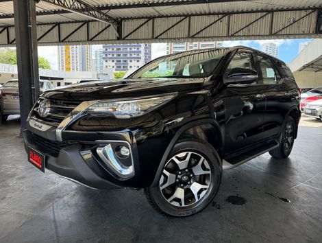 Toyota Hilux SW4 SRX Diamo. 4x4 2.8 TB Die Aut.