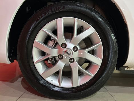 Nissan VERSA SV 1.6 16V FlexStart 4p Aut.