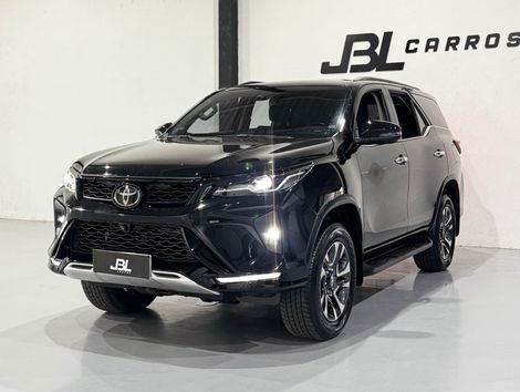 Toyota Hilux SW4 SRX Plat. 4x4 2.8 TB Die. Aut.