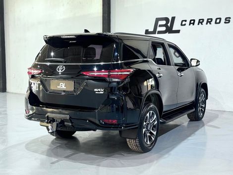 Toyota Hilux SW4 SRX Plat. 4x4 2.8 TB Die. Aut.