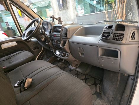 Peugeot Boxer 2.3 Minibus 15/16L TB Diesel.