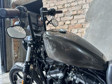 Harley XL 883N IRON