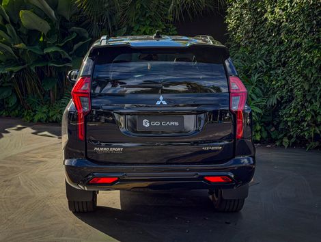 Mitsubishi Pajero Sport Le.Black 2.4 4x4 (Die) Aut.