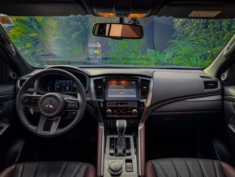 Mitsubishi Pajero Sport Le.Black 2.4 4x4 (Die) Aut.