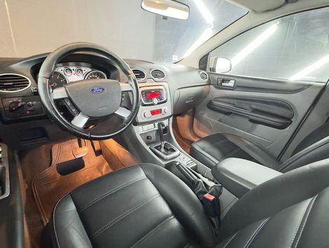 Ford Focus Ghia Sed. 2.0 16V/2.0 16V Flex Aut