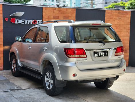 Toyota Hilux SW4 SRV D4-D 4x4 3.0 TDI Dies. Aut