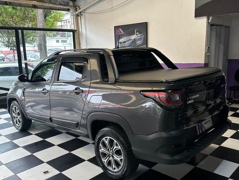 Fiat Strada Volcano 1.3 Flex 8V CD