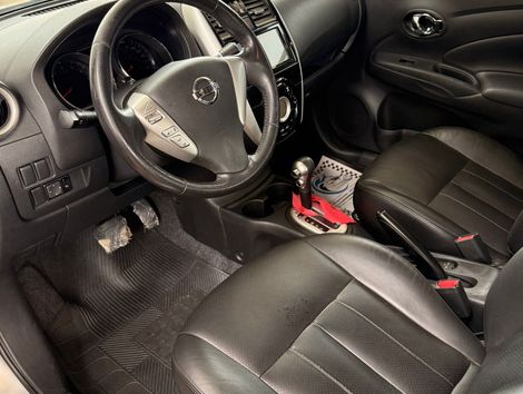 Nissan VERSA SL 1.6 16V FlexStart 4p Aut.