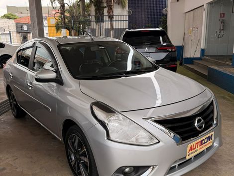 Nissan VERSA SL 1.6 16V FlexStart 4p Aut.