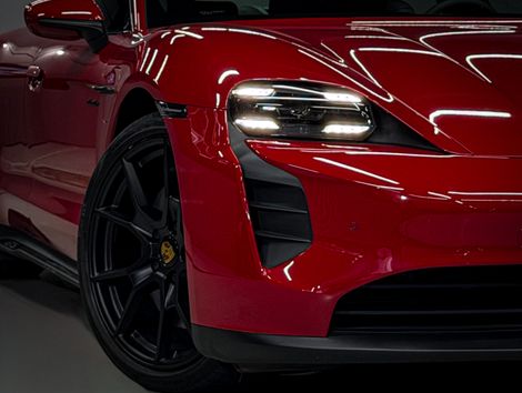 Porsche Taycan GTS (Elétrico) 