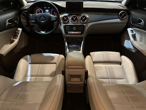 Mercedes GLA 200 Night 1.6. TB 16V Flex Aut.