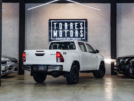Toyota Hilux CD 4x4 2.8 Diesel Mec.
