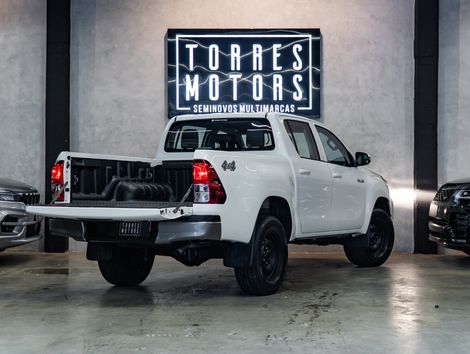 Toyota Hilux CD 4x4 2.8 Diesel Mec.