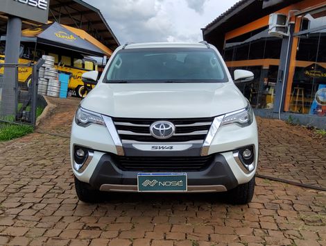 Toyota Hilux CD SRV 4x4 2.8 TDI Diesel Aut.