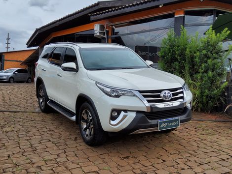 Toyota Hilux CD SRV 4x4 2.8 TDI Diesel Aut.