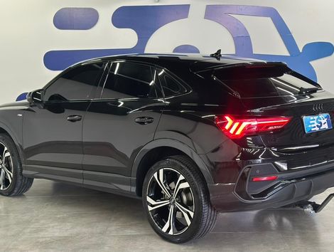 Audi Q3 SPB Perf. Black 2.0 TFSI Tipt. Quat.