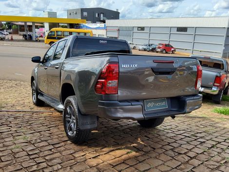 Toyota Hilux CD 4x4 2.8 Diesel Mec.