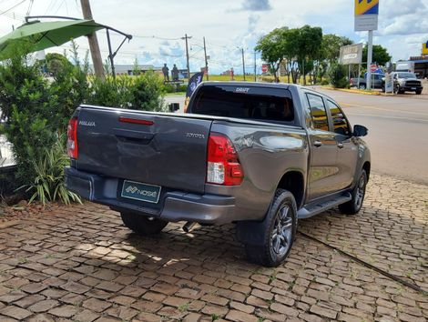 Toyota Hilux CD 4x4 2.8 Diesel Mec.