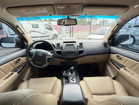 Toyota Hilux SW4 SRV D4-D 4x4 3.0 TDI Dies. Aut