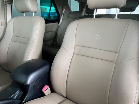 Toyota Hilux SW4 SRV D4-D 4x4 3.0 TDI Dies. Aut