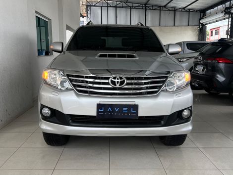 Toyota Hilux SW4 SRV D4-D 4x4 3.0 TDI Dies. Aut