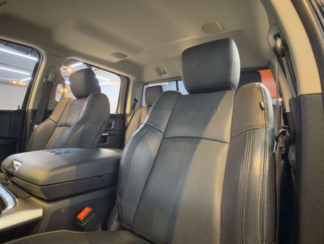 RAM CLASSIC LARAMIE 5.7 CD V8 4X4 Aut.