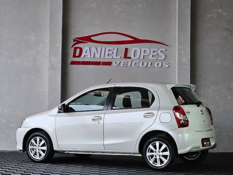 Toyota ETIOS X Plus 1.5 Flex 16V 5p Mec.