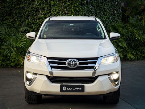 Toyota Hilux SW4 SRV 4x2 2.7 Flex 16V Aut.