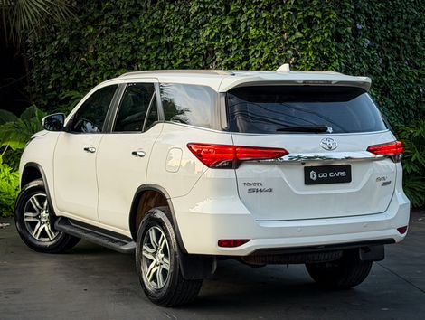 Toyota Hilux SW4 SRV 4x2 2.7 Flex 16V Aut.