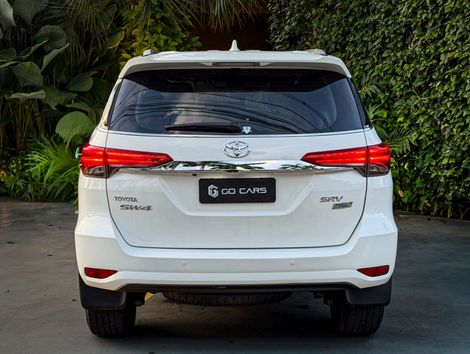 Toyota Hilux SW4 SRV 4x2 2.7 Flex 16V Aut.