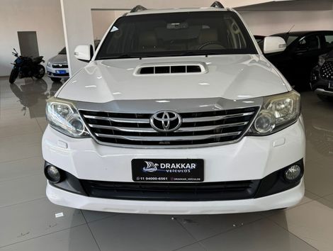 Toyota Hilux SW4 SRV D4-D 4x4 3.0 TDI Dies. Aut