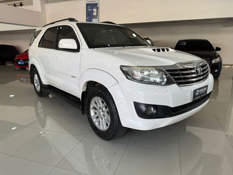 Toyota Hilux SW4 SRV D4-D 4x4 3.0 TDI Dies. Aut