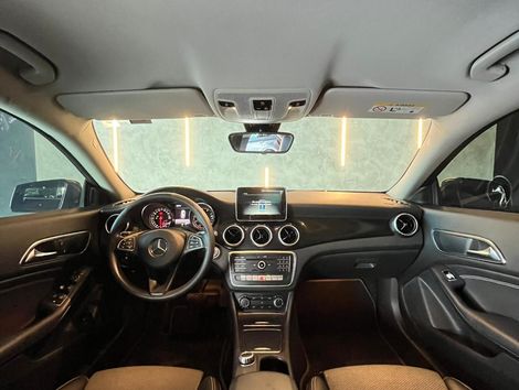 Mercedes CLA-180 1.6 16V 122cv Aut.