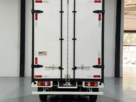 EFFA V22 Baú CD 1.5 16V 4P - Branco - 2027