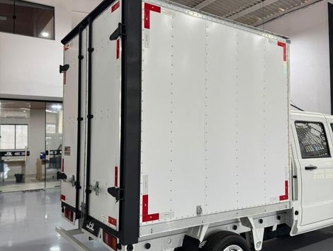 EFFA V22 Baú CD 1.5 16V 4P - Branco - 2027