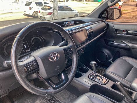 Toyota Hilux CD SRX 4x4 2.8 TDI 16V Diesel Aut.