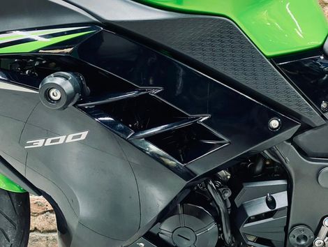 KAWASAKI NINJA 300