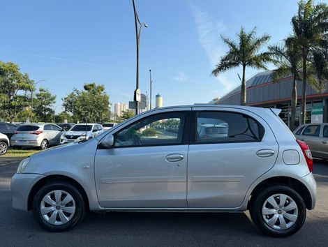 Toyota ETIOS XS  1.3 Flex 16V 5p Mec.