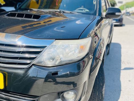 Toyota Hilux SW4 SRV D4-D 4x4 3.0 TDI Dies. Aut