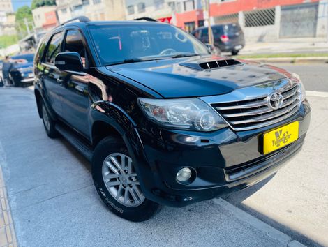 Toyota Hilux SW4 SRV D4-D 4x4 3.0 TDI Dies. Aut