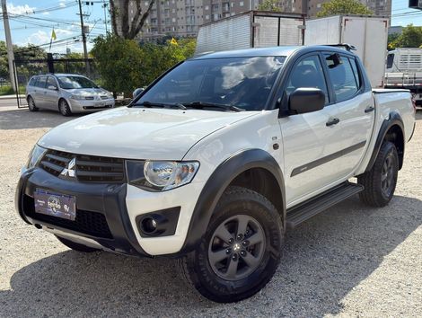 Mitsubishi L200 Triton OUTDOOR 2.4 16V CD Flex Mec.